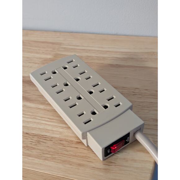 III WOODS 15A Power Strip Surge Protector w/ 8 Outlets & 2 FT Cord Beige #6675 - Picture 1 of 4